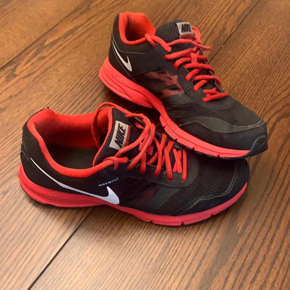 NIKE AEROPLY